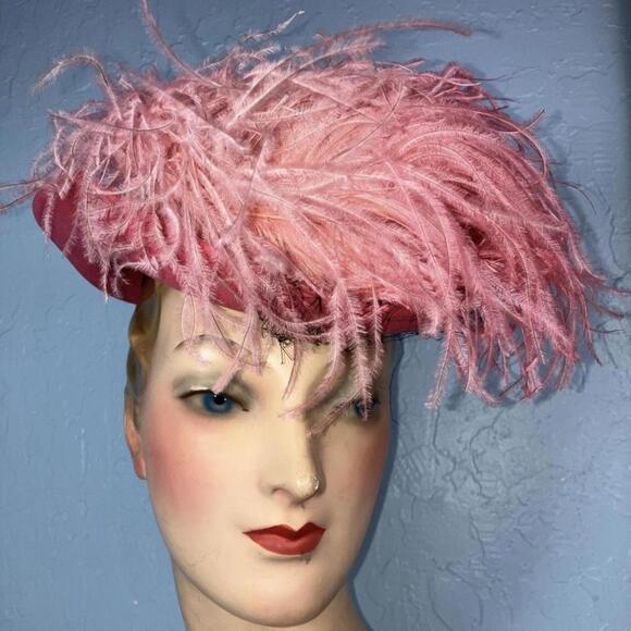 Vintage 1930’s 1940’s Pink Feather Veil Tilt Hat - Picture 2 of 6